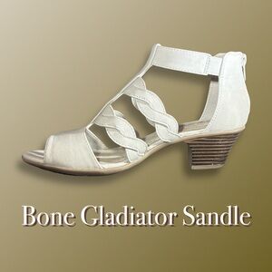 🌼 7.5N Bone Gladiator Style Sandals 2” Heels 🌼